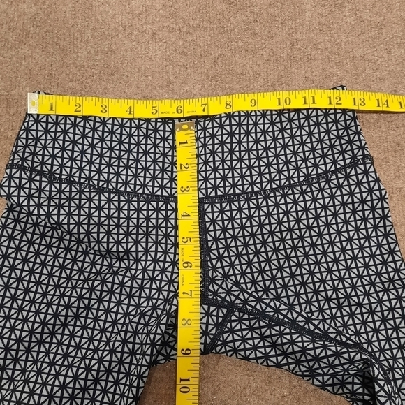 LULULEMON (Size 4) Wunder Under Pant; *Full on Luon Black Gray - Picture 8 of 9